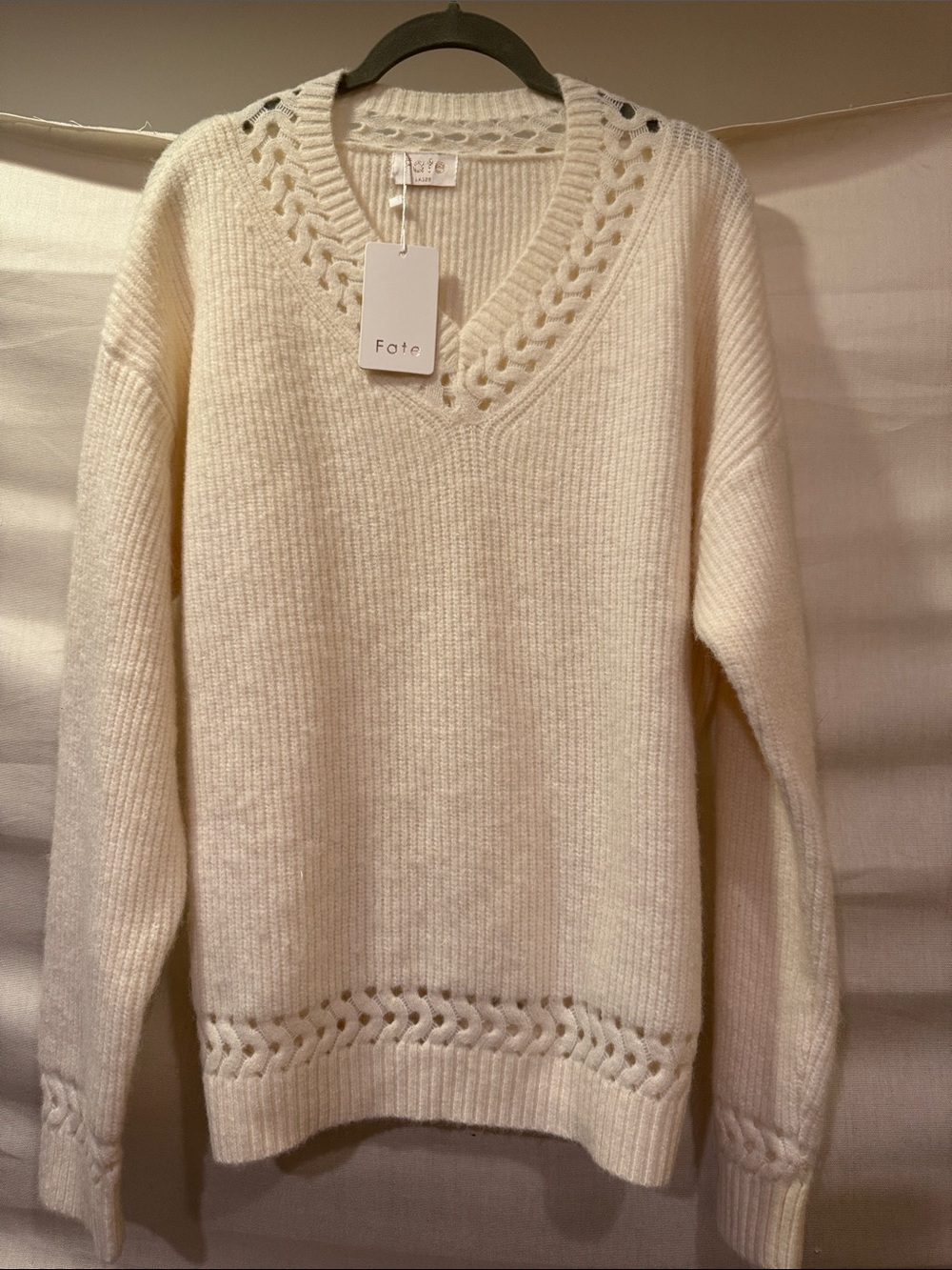 Fate V-Neck Cream Nylon/Wool/Acrylic Blend Sweater